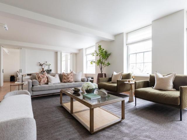 Lowndes Square, Knightsbridge SW1X 3 bed flat to rent £14,170 pcm £3,270 pw
