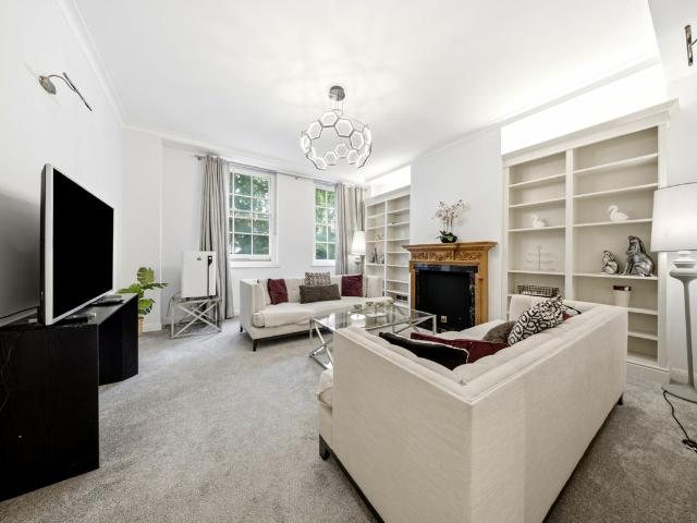 Lowndes Square, London SW1X, 2 bed flat to rent, £5,633 pcm | PrimeLocation
