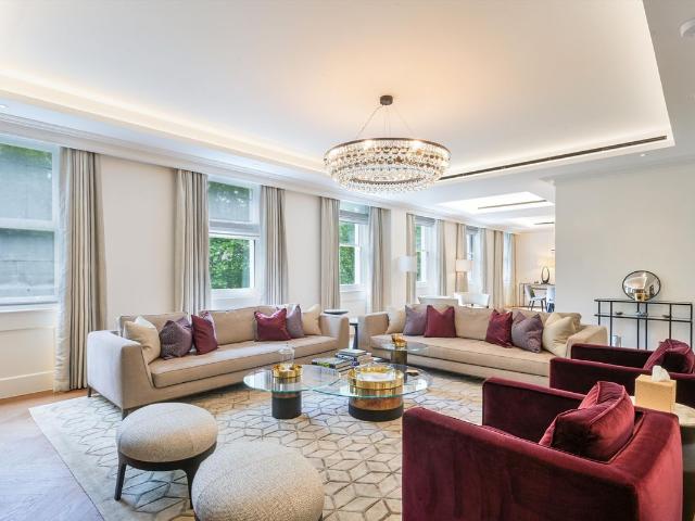 Lowndes Square, London SW1X, 3 bed flat to rent, £17,333 pcm | PrimeLocation