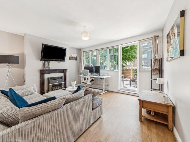 Lowood Street, Shadwell E1, 2 bed maisonette to rent, £2,000 pcm | PrimeLocation
