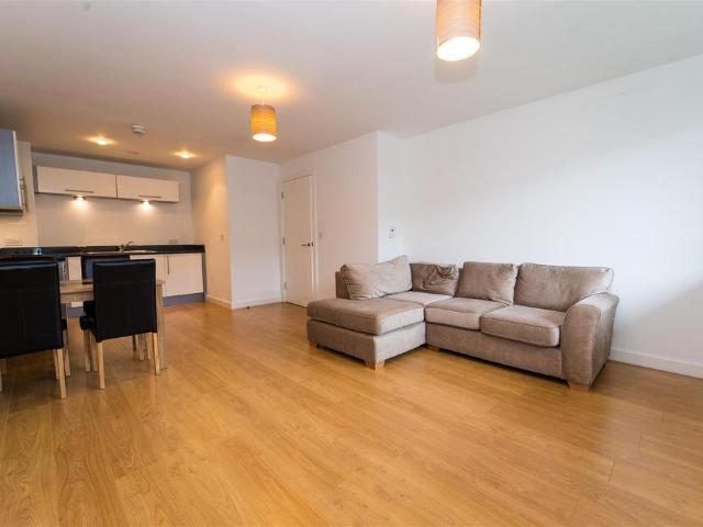 Lowry House, Broadway, Salford, M50 2UG, United Kingdom | 1 bed apartment for rent #139264313 | Rentberry