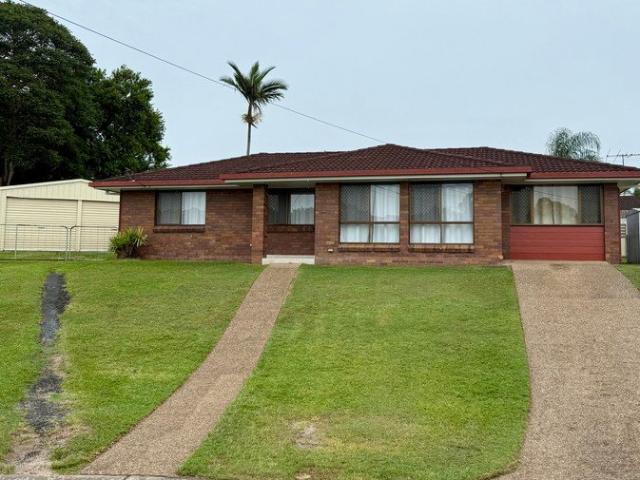 Lowset 4 Bedroom Home inclusive of Large Shed!