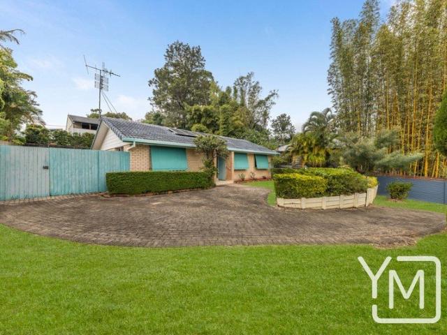Lowset Beachside Home Generous 665sqm Parcel Endless Potential