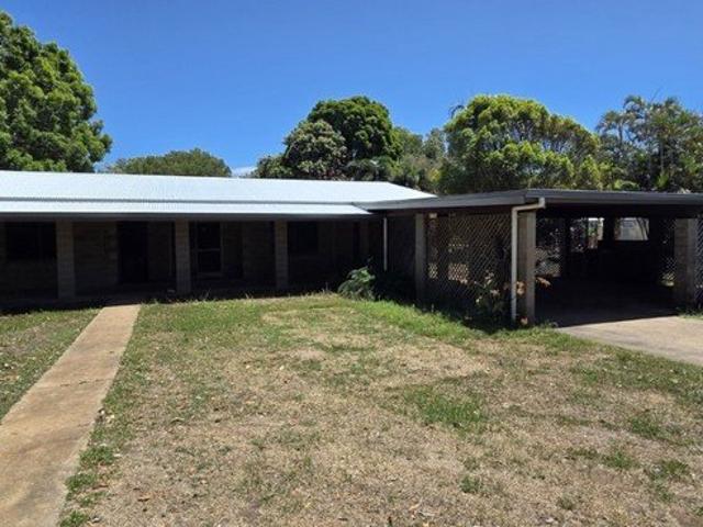 LOWSET BLOCK HOME ON 6,000 SQ.M. BLOCK!