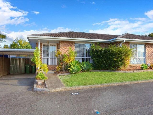 LowSet Brick Townhouse in Secure Complex Spacious, Private & Convenient Location