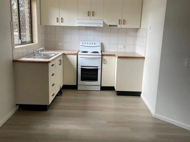 Lowset brick unit in Drayton