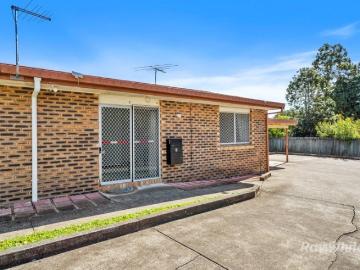 LOWSET BRICK VILLA WITH FUTURE POTENTIAL!