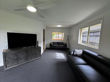 LOWSET FAMILY HOME Available 17.07.2026
