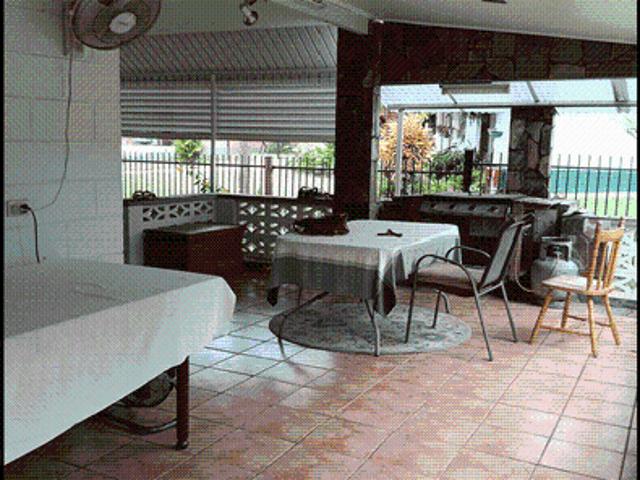 Lowset Home in Beautiful Quiet Close