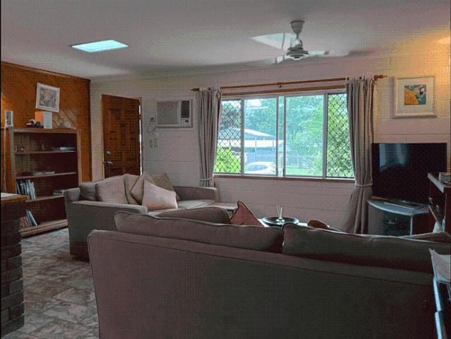Lowset Home in Beautiful Quiet Close