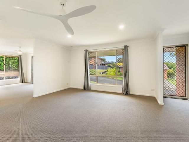 LOWSET HOME LOCATED IN GOONELLABAH