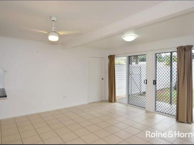 LOWSET UNIT IN HANDY LOCATION!