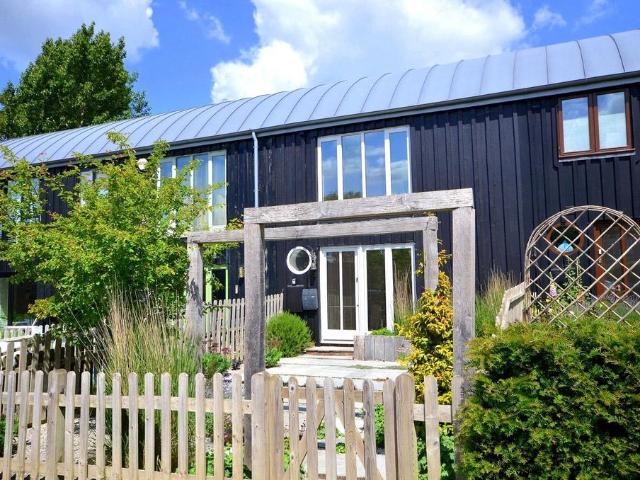 Loxwood Road, Cranleigh, GU6 2 bed terraced house to rent £1,600 pcm £369 pw