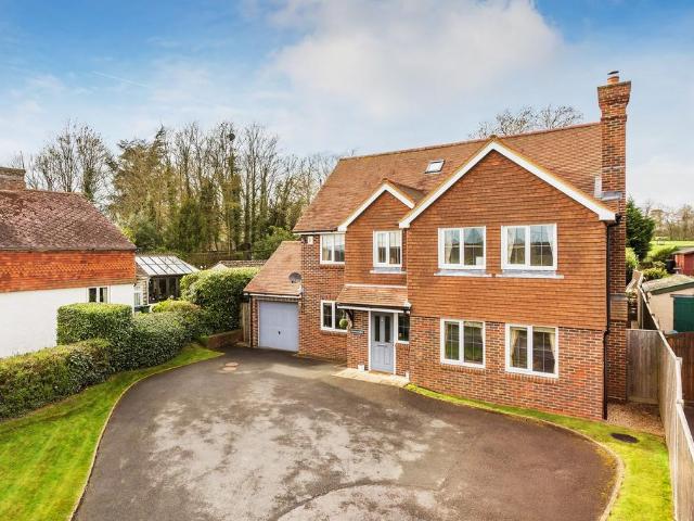 Loxwood Road, Rudgwick, RH12 5 bed detached house to rent £3,995 pcm £922 pw