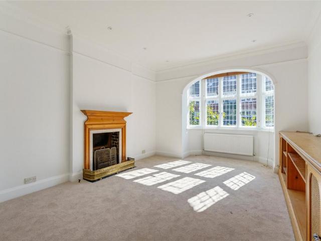Loxley Road, London, SW18 House to rent £7,500 pcm £1,731 pw