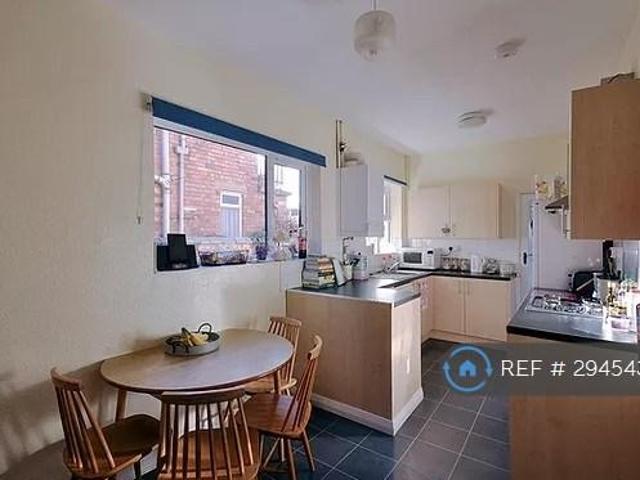 Loyd Road, Northampton, NN1 1 bed in a house share to rent £520 pcm £120 pw