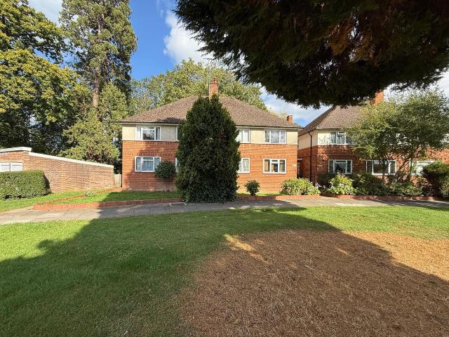 Lloyd Court, Pinner, Greater London HA5, 2 bed maisonette to rent, £1,700 pcm | PrimeLocation