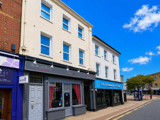Lloyd Court, Southsea, PO5 2 bed apartment to rent £1,250 pcm £288 pw