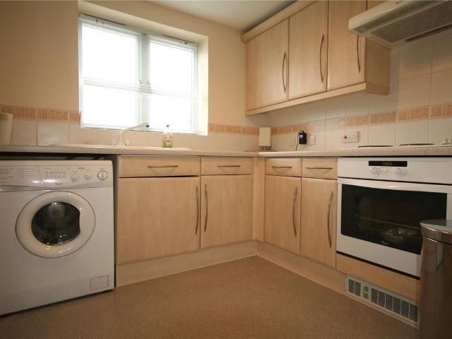 Lloyd Close, Cheltenham, Gloucestershire GL51, 2 bed flat to rent, £1,000 pcm | PrimeLocation