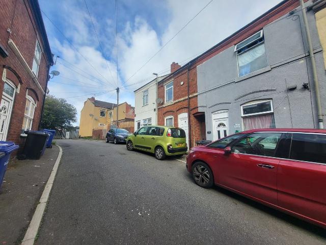 Lloyd Street, Dudley DY2, 2 bed terraced house to rent, £1,000 pcm | PrimeLocation