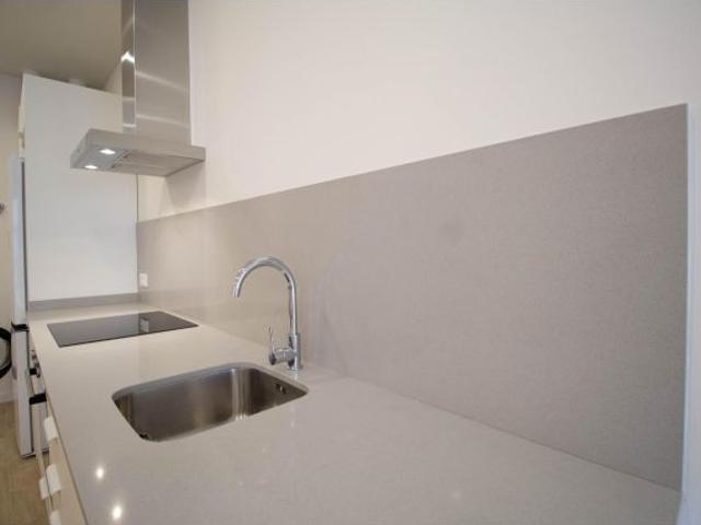 ? ¡LLAVE EN MANO! Estudio equipado a estrenar en Xàtiva