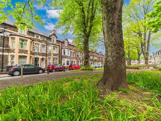 Llanbleddian Gardens, Cathays CF24, 3 bed flat to rent, £1,620 pcm | PrimeLocation