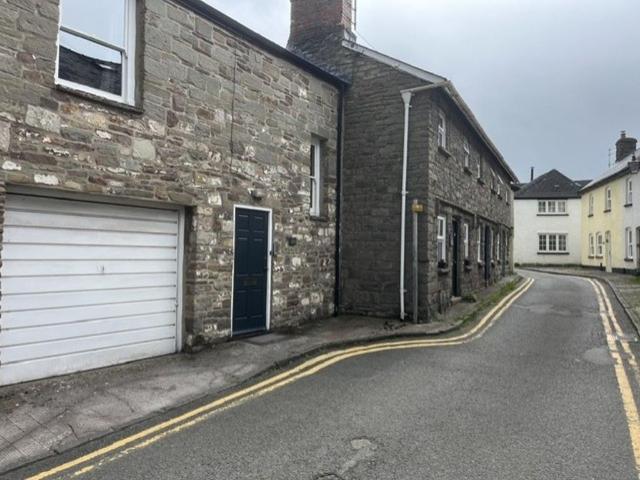 Llangattock, The Old Six Bells, NP8 2 bed flat to rent £950 pcm £219 pw