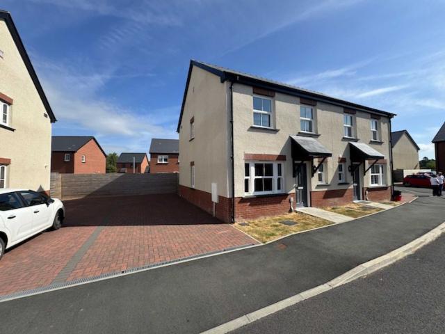 Llanddewi Hills, Llanddewi, Llandrindod Wells, Powys LD1, 3 bed detached house to rent, £975 pcm | PrimeLocation