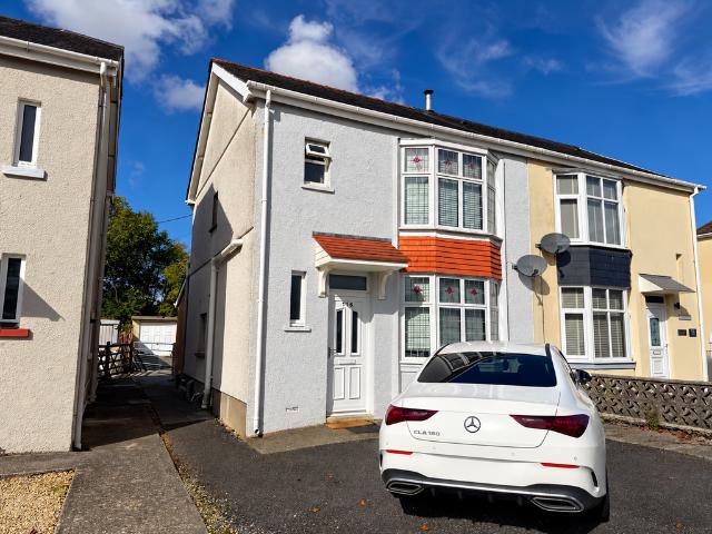Llandybie Road, Ammanford, SA18 3 bed semi detached house to rent £995 pcm £230 pw