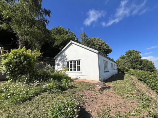Llanellen, Abergavenny, NP7 2 bed detached bungalow to rent £1,200 pcm £277 pw