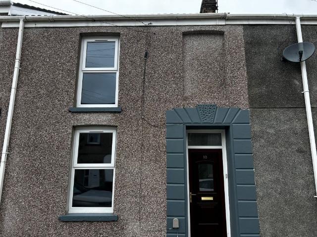 Llanelli, Glanmor Place SA15, 2 bed terraced house to rent, £725 pcm | PrimeLocation