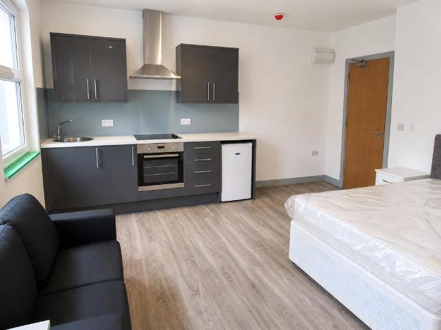 Llanfair House, St Mary's Square. 1 bed apartment to rent £750 pcm £173 pw