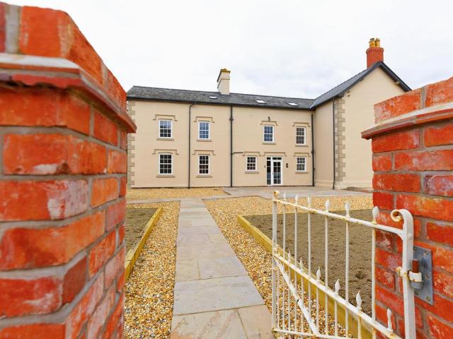 Llanfechain 6 bed country house to rent £2,425 pcm £560 pw