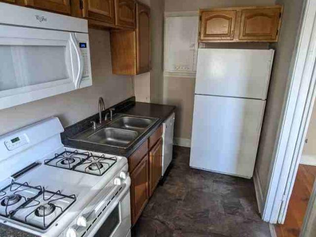 Llanhurst Apartments 2 Bedroom Apartment for Rent at 3541 N Meridian St, Indianapolis, IN 46208 Mapleton Fall Creek