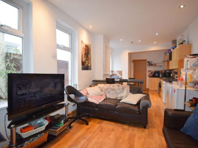 Llanishen Street, Heath CF14, 6 bed terraced house to rent, £3,150 pcm | PrimeLocation