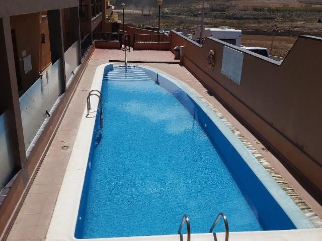 Llano Camello. Piso 2 habitaciones, balcon, reformado, 2 plazas de garaje
