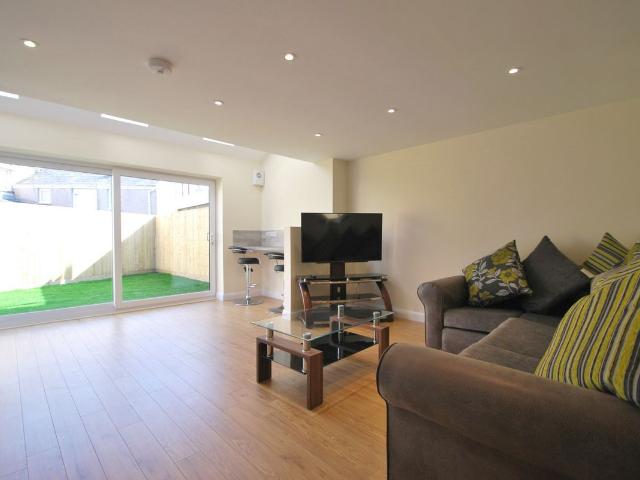 Llantrisant Street, Cathays CF24, 6 bed terraced house to rent, £3,630 pcm | PrimeLocation