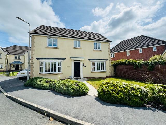 Llwyn Yr Eos, Carmarthen SA31, 4 bed property to rent, £1,495 pcm | PrimeLocation