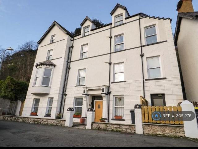 Llwynon Gardens, Llandudno, LL30 1 bed flat to rent £895 pcm £207 pw