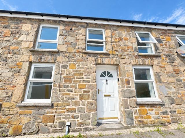Llywelyn Street, Ogmore Vale, Bridgend 1 bed flat to rent £625 pcm £144 pw