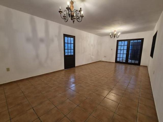 LPCV2637 Casa en Venta Colonia Petrolera en Tampico con 4 Recamaras cada una con baño y Vestidor