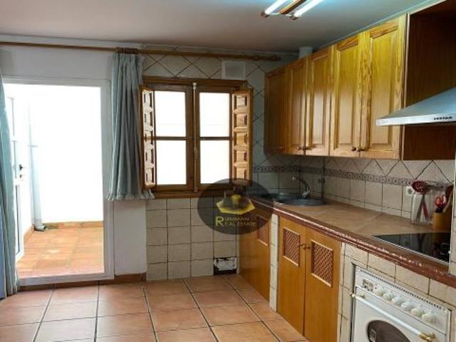 LT/ Apartamento amueblado con UN dormitorio en Albaicín