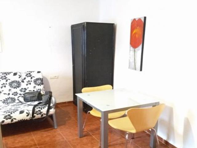 LT/ Est. Apartamento de UN dormitorio en Realejo