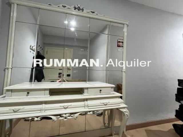 LT / Piso de CUATRO dormitorios, zona Zaidin