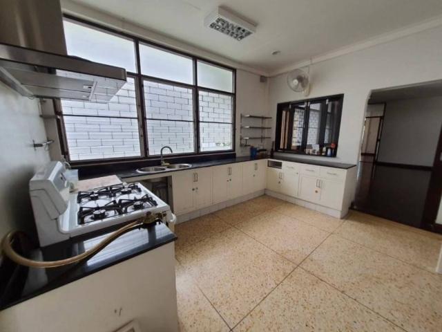 LTH5285 – House FOR RENT in Sathorn 4 beds 3 baths size 500 SQ.M. Nearby BTS Saint Louis Station ONLY 90k/Month