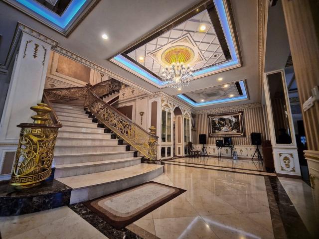 LTH7126 – Detached house with building FOR SALE in Prachauthit – Rama 2 5 beds 7 baths 1200 sq.M. Near BTS Bang Wa station ONLY 82.5 MB