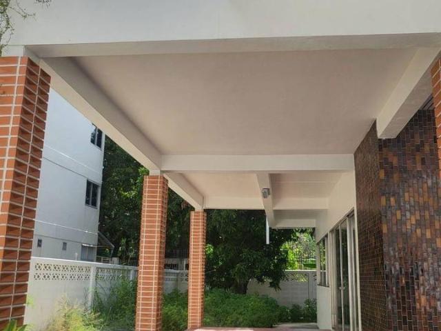 LTH11083 House FOR RENT at ICON SIAM size 200 Sq.m. 3 beds 2 baths Near BTS Charoen Nakhon.ONLY 85k/Month