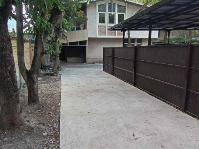 LTH12077 – House FOR RENT in Ari Samphan 3 Size 160 sqw. 500 sqm. 2 beds 3 baths Near BTS Ari Station ONLY 150K/Month