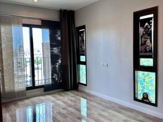 LTH12567 Condolette Dwell Sukhumvit 26 Condo FOR SALE Size 69.1 sqm. 2 beds 2 baths Near BTS Phrom Phong Station ONLY 10.5 MB
