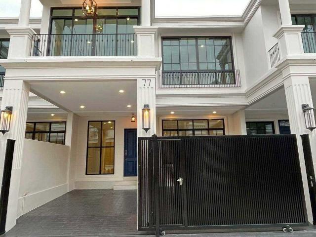 LTH16104 Pet Friendly Townhouse for Rent Sukhumvit 50 | 220 sq.m. | 3 Beds 3 Baths | Near BTS On Nut | From 78K